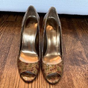 Nine West Embossed Leather Peep-Toe Pumps